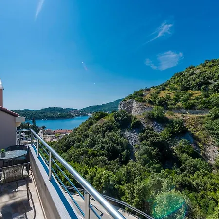 Διαμέρισμα Peaceful Near The - Sole