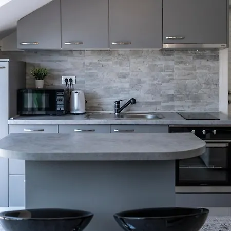 Apartament Peaceful Near The - Sole *