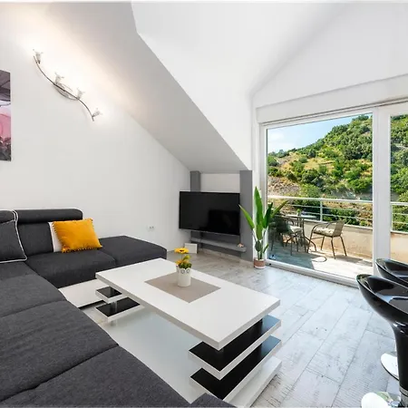 Peaceful Near The - Sole *