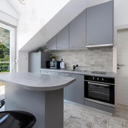 Peaceful Near The - Sole *