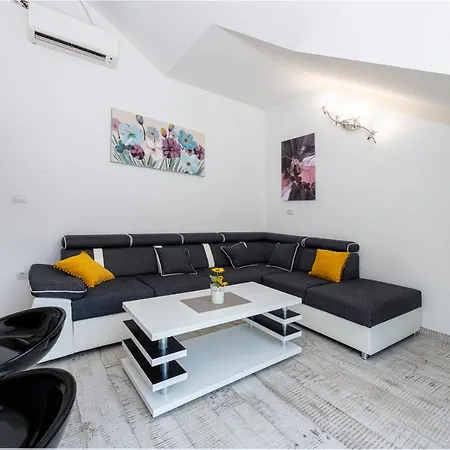 Peaceful Near The - Sole דירה *