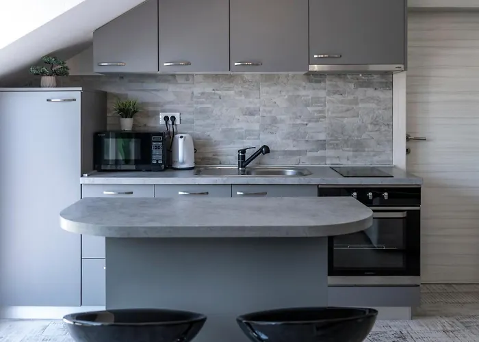 דירה Peaceful Near The - Sole *