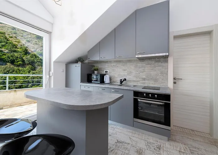 Peaceful Near The - Sole *